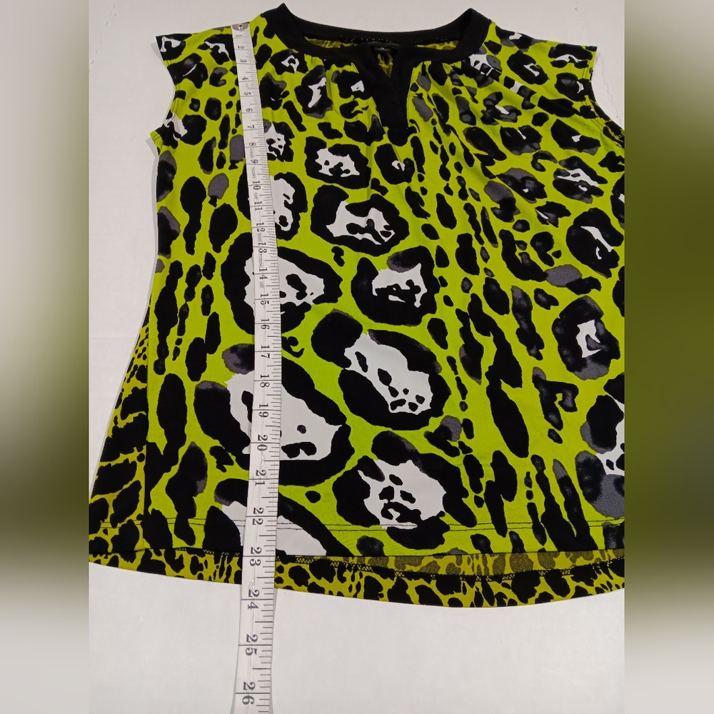 Worthington Women's (Size M) Bright Green & Black Sleeveless Leopard Pri… - Picture 9 of 9